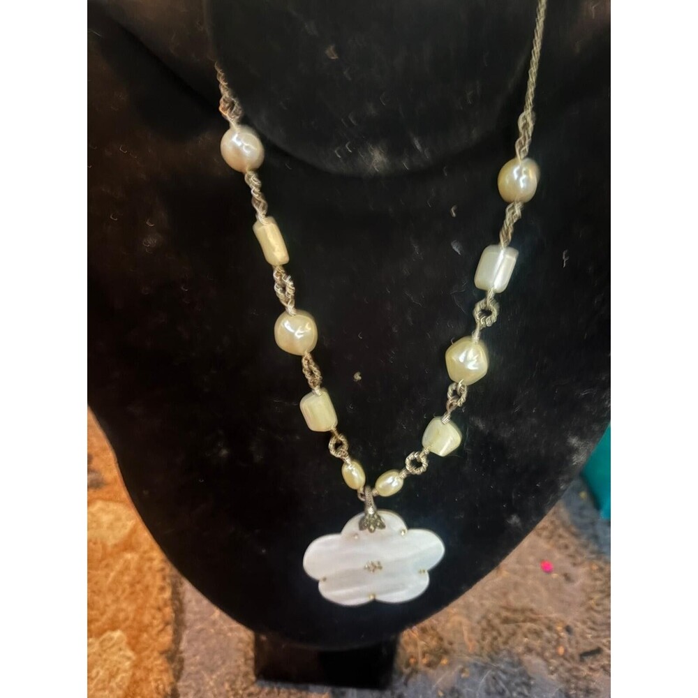 flower shaped MOP avon necklace